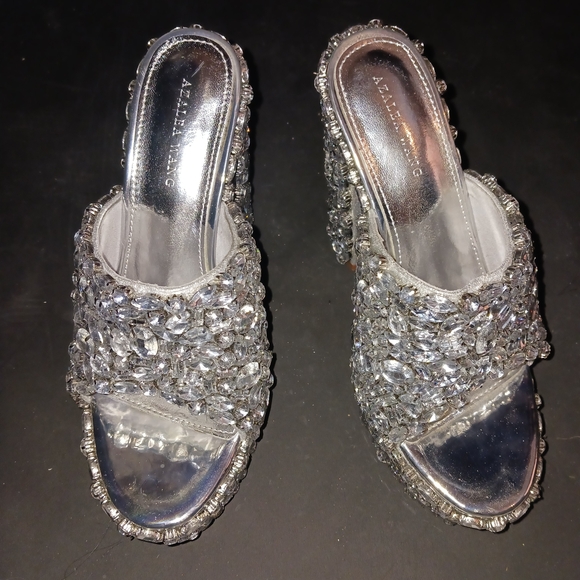 Elegant Silver Women's Heels - Picture 4 of 9